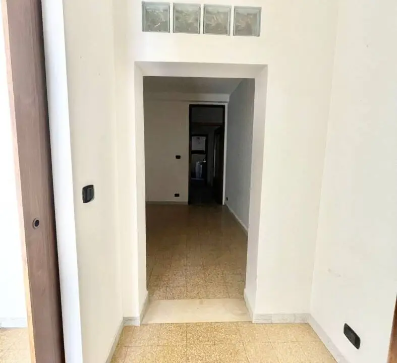 Immobile-vendesi-via scacchi-quartiere-liberta-bari-apulia-case