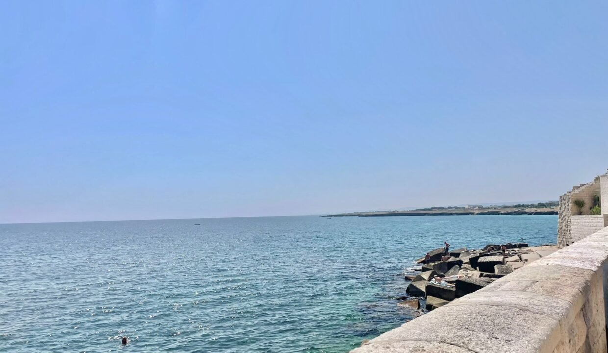 immobile-vendesi-via-santa-maria-monopoli-apulia-case (1)