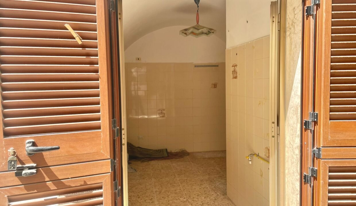 immobile-vendesi-via-santa-maria-monopoli-apulia-case (23)