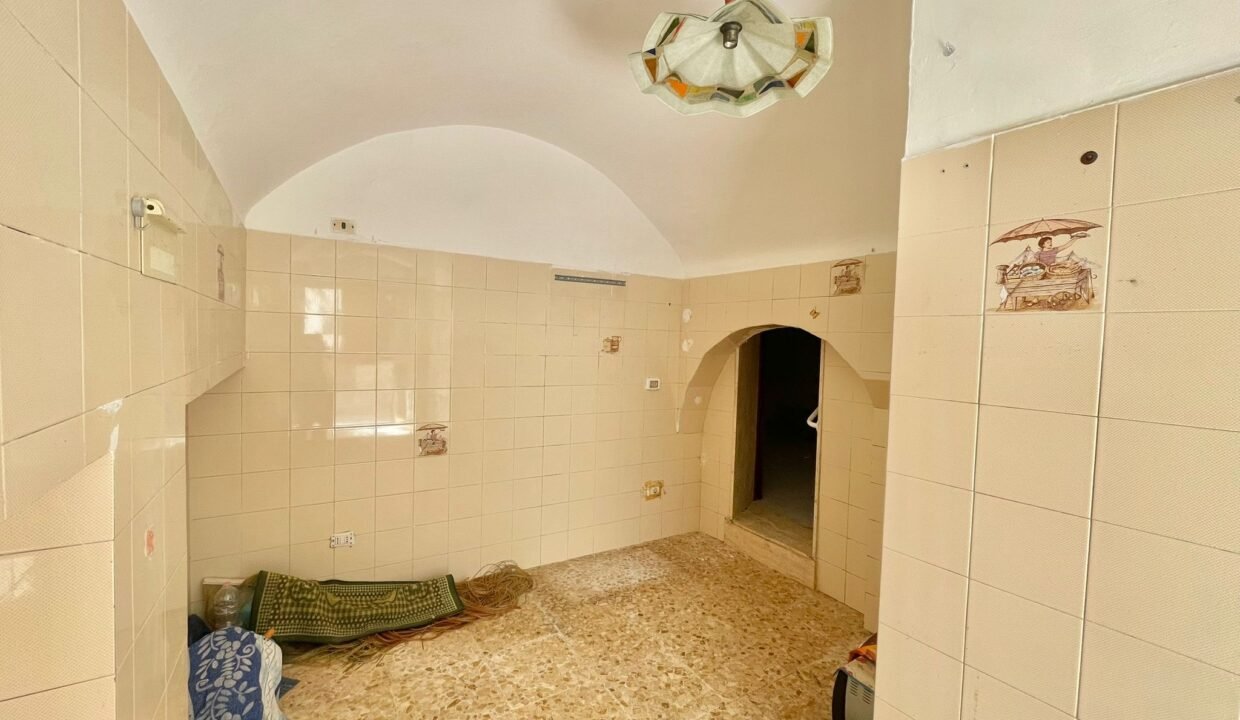 immobile-vendesi-via-santa-maria-monopoli-apulia-case (7)