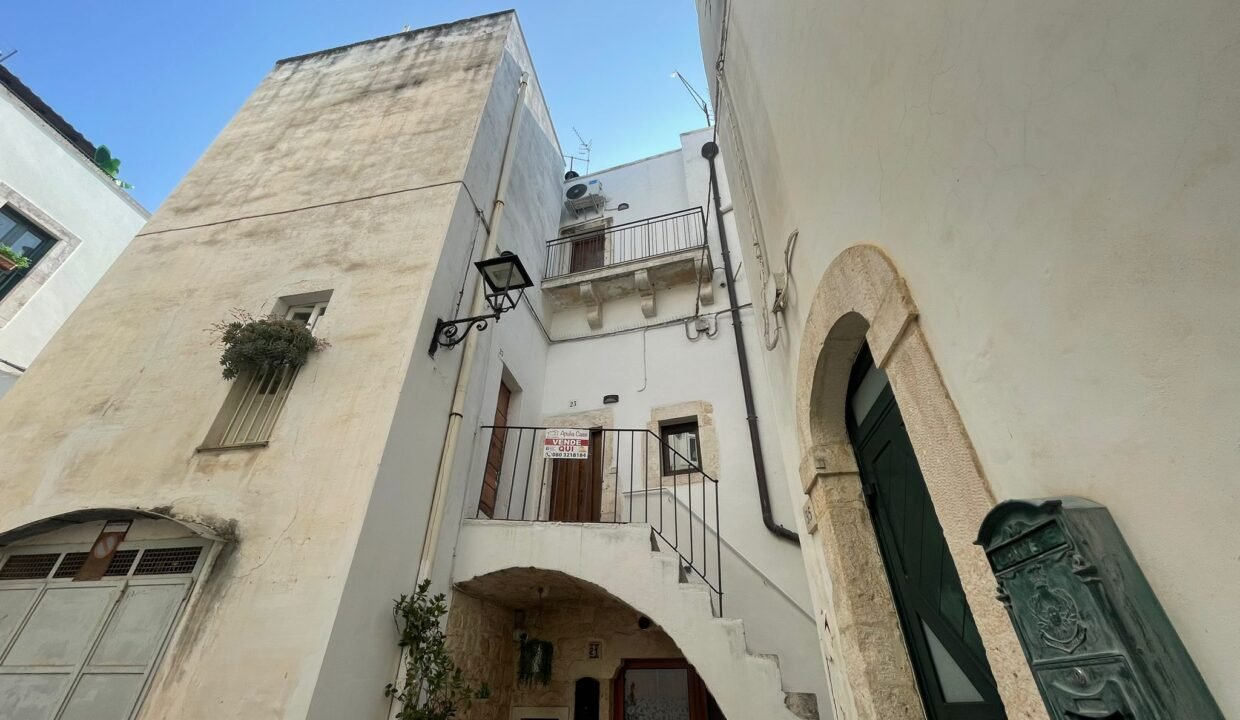 immobile-vendesi-via-storta-castellana-apulia-case (1)