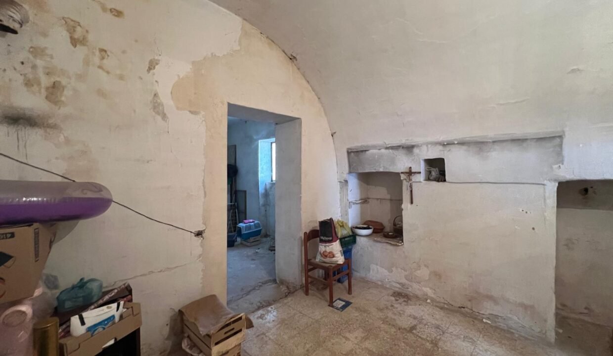 immobile-vendesi-contrada-chiesa-nuova-polignano-apulia-case (7)