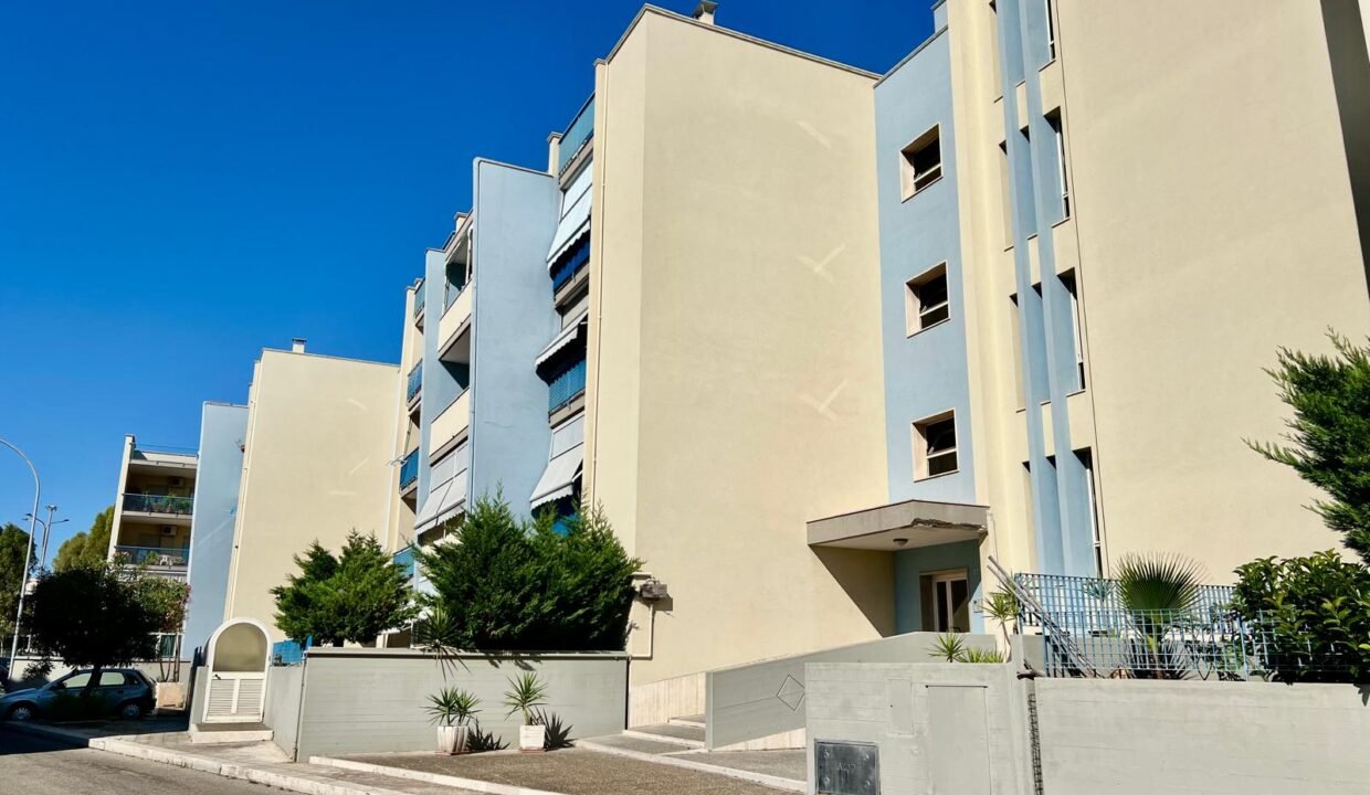immobile-vendesi-via-monterisi-monopoli-apulia-case (1)