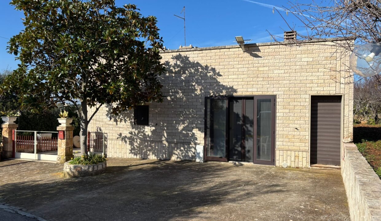 Immobile-vendesi-contrada-tavarello-monopoli-apulia-case (1)