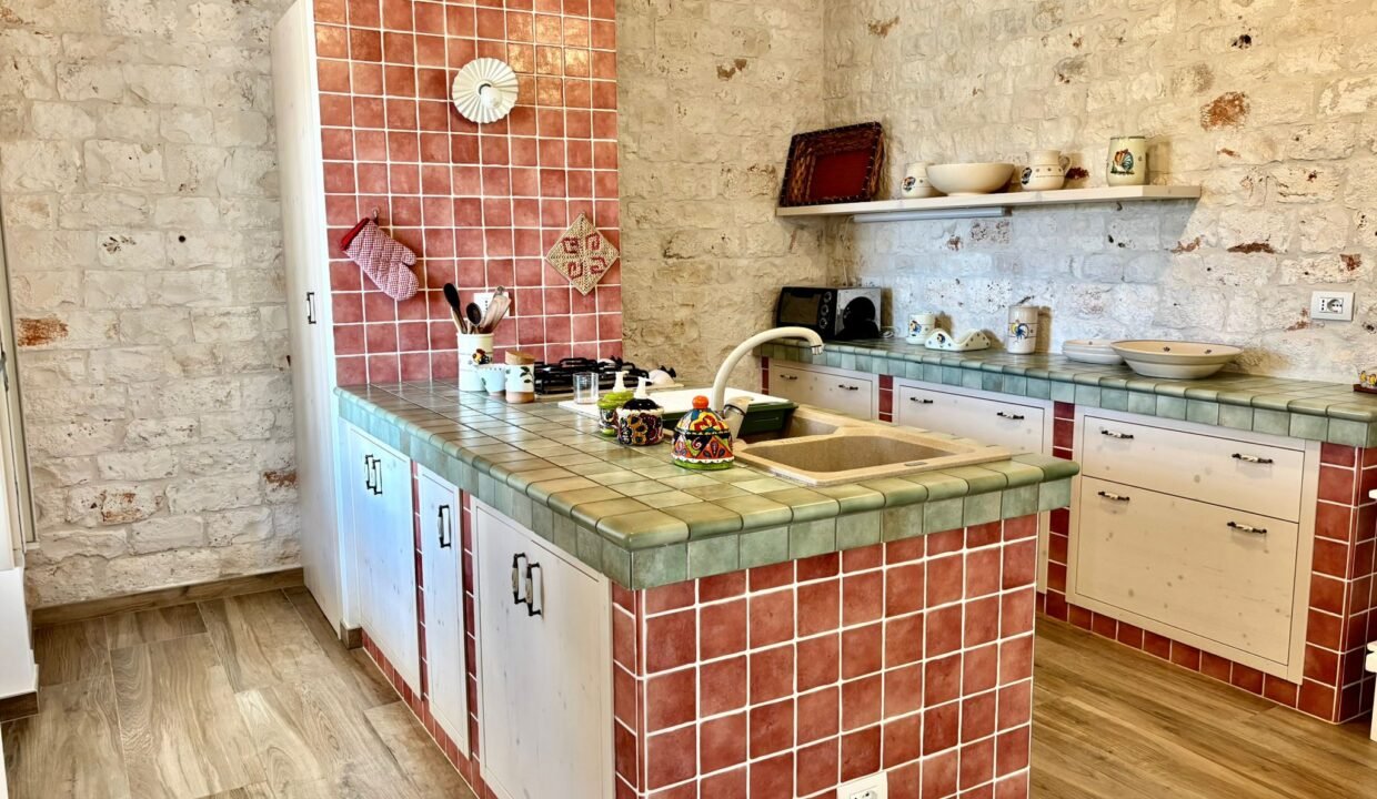 Immobile-vendesi-contrada-tavarello-monopoli-apulia-case (15)