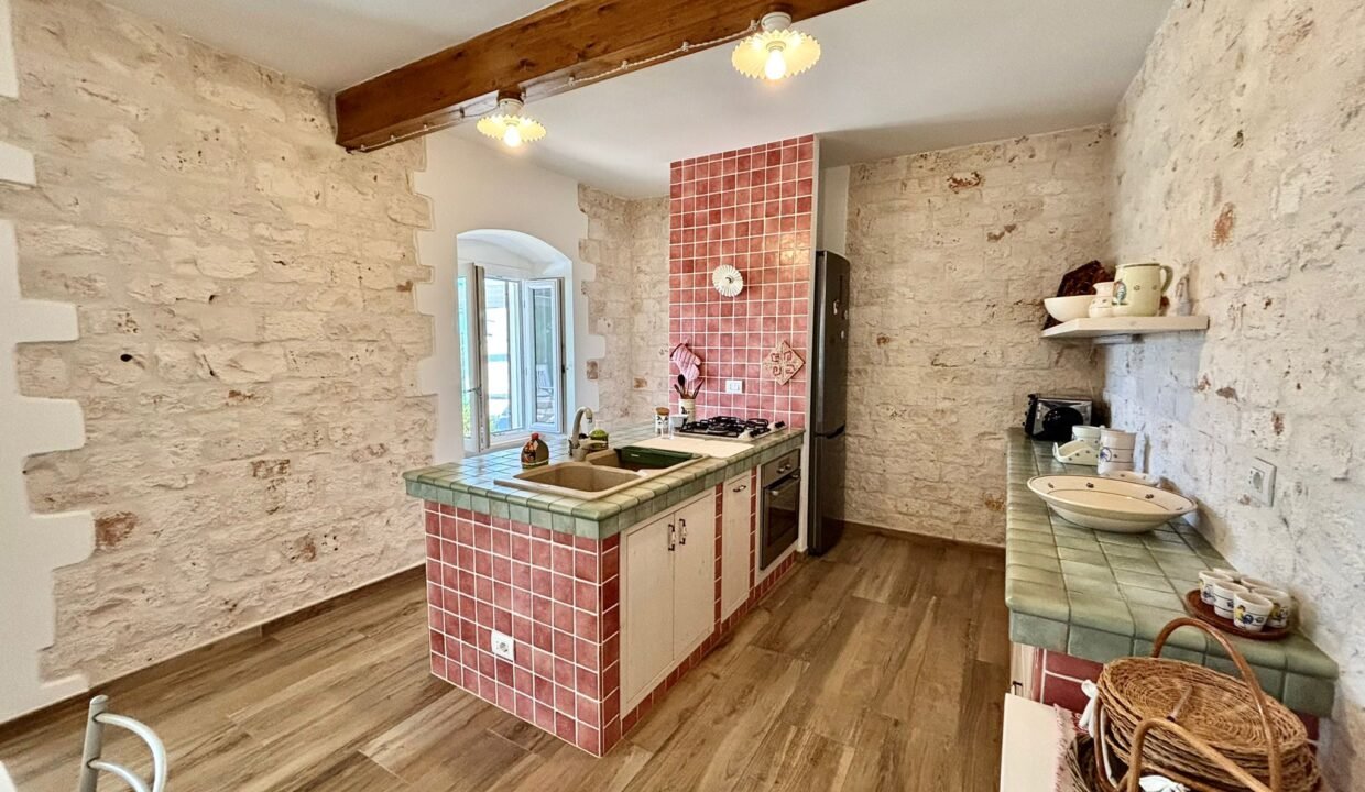 Immobile-vendesi-contrada-tavarello-monopoli-apulia-case (17)