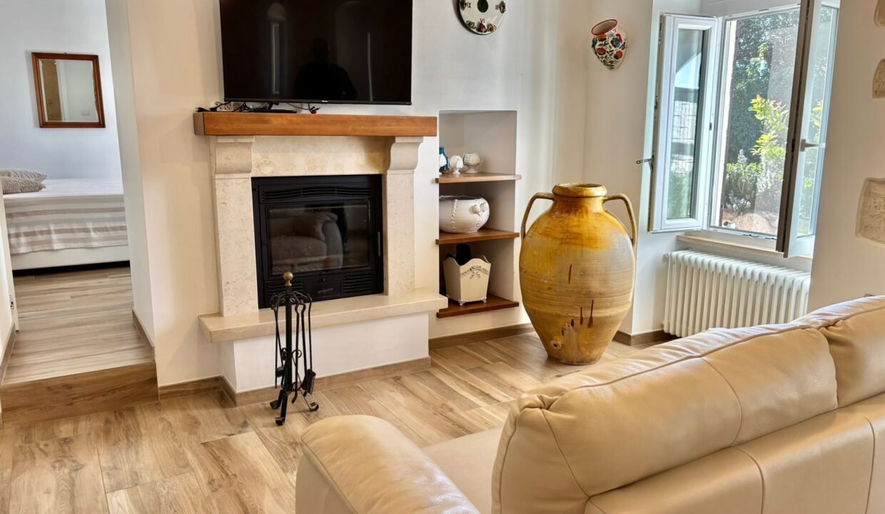 Immobile-vendesi-contrada-tavarello-monopoli-apulia-case (23)