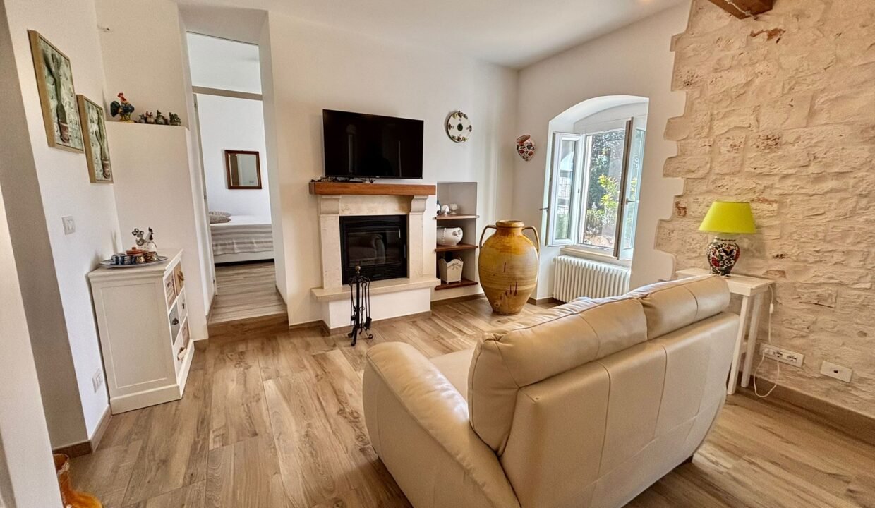 Immobile-vendesi-contrada-tavarello-monopoli-apulia-case (24)