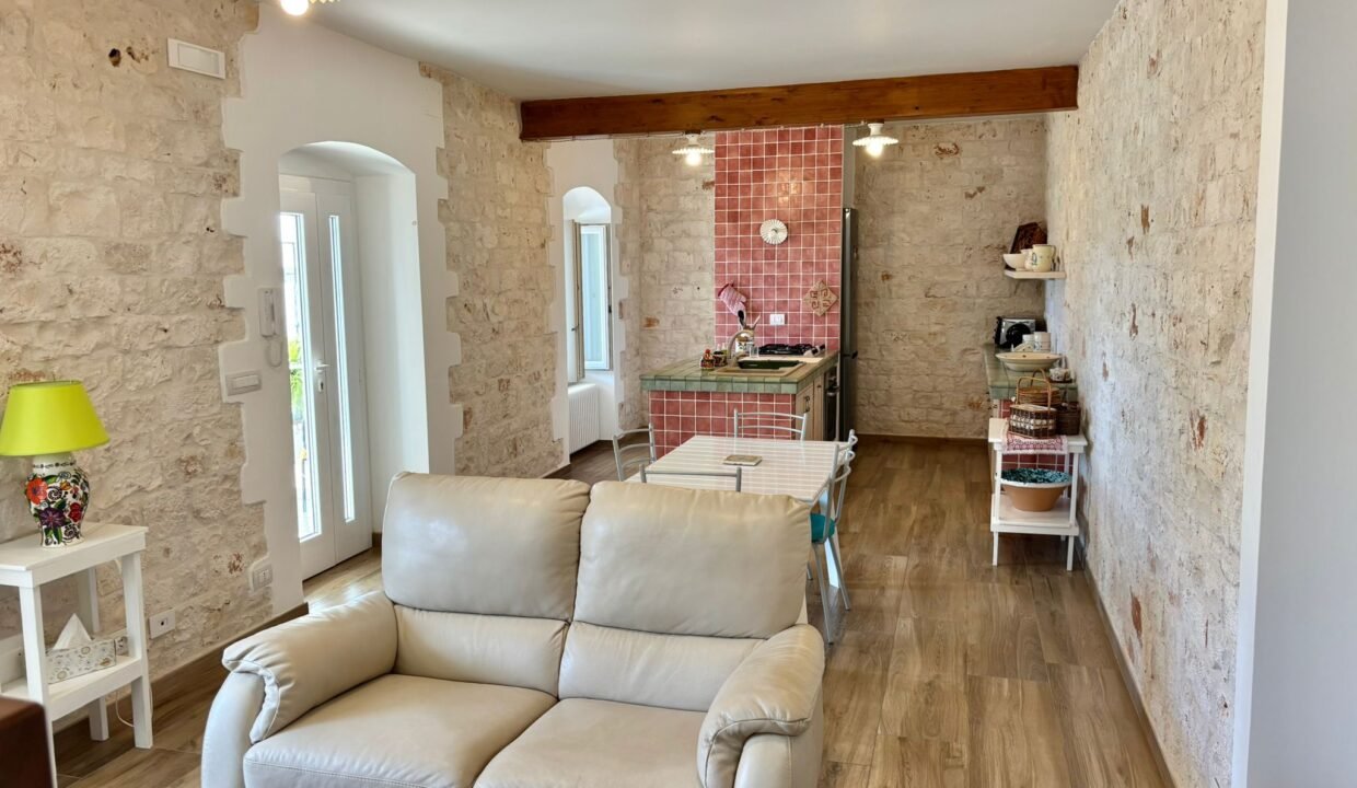 Immobile-vendesi-contrada-tavarello-monopoli-apulia-case (25)