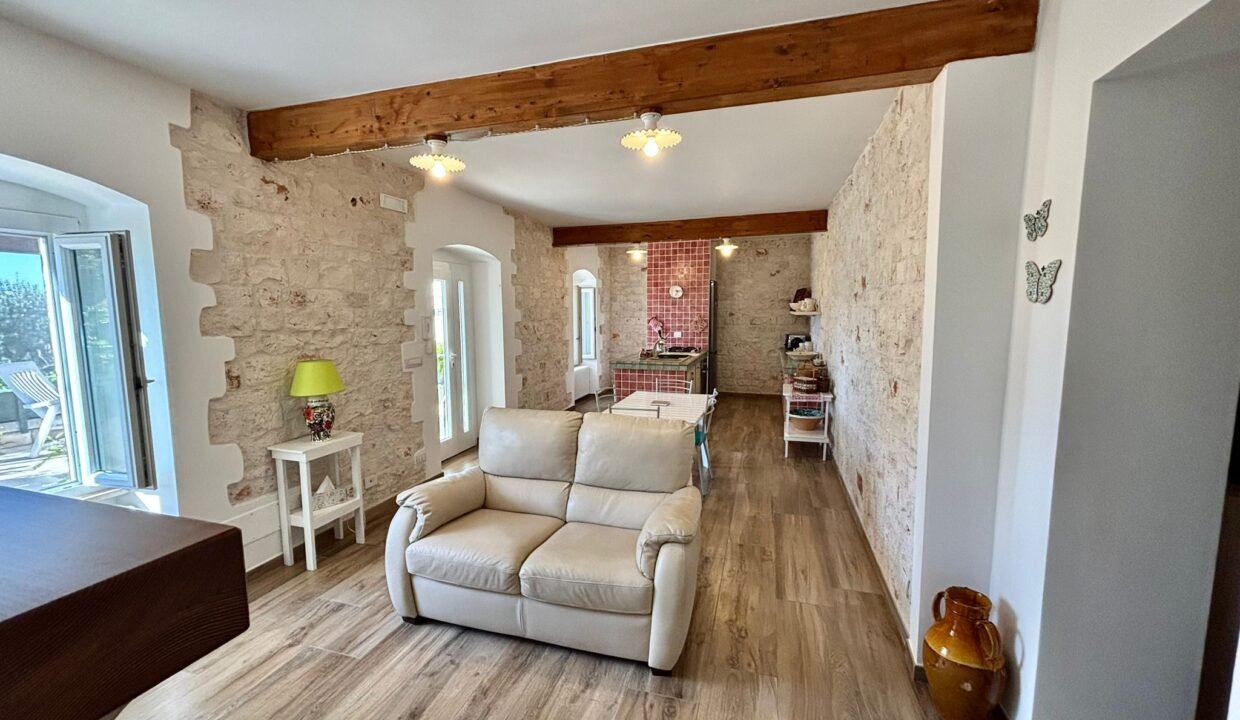 Immobile-vendesi-contrada-tavarello-monopoli-apulia-case (26)