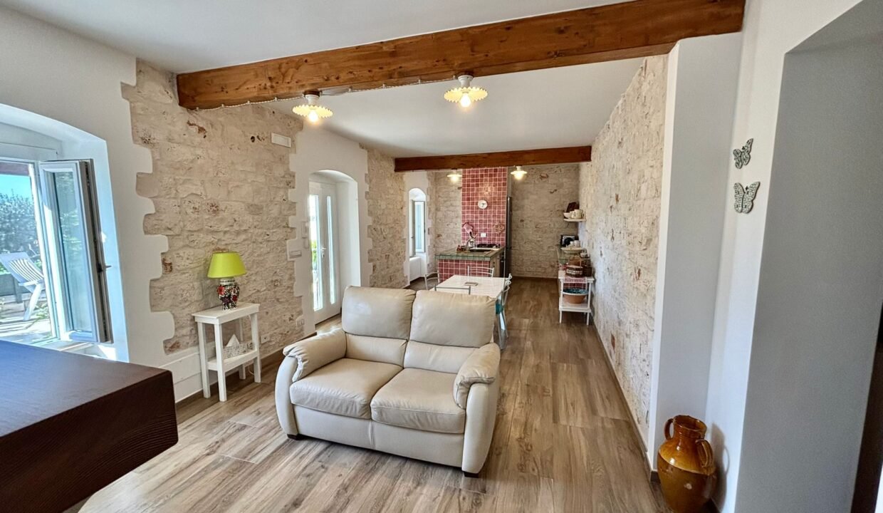 Immobile-vendesi-contrada-tavarello-monopoli-apulia-case (27)