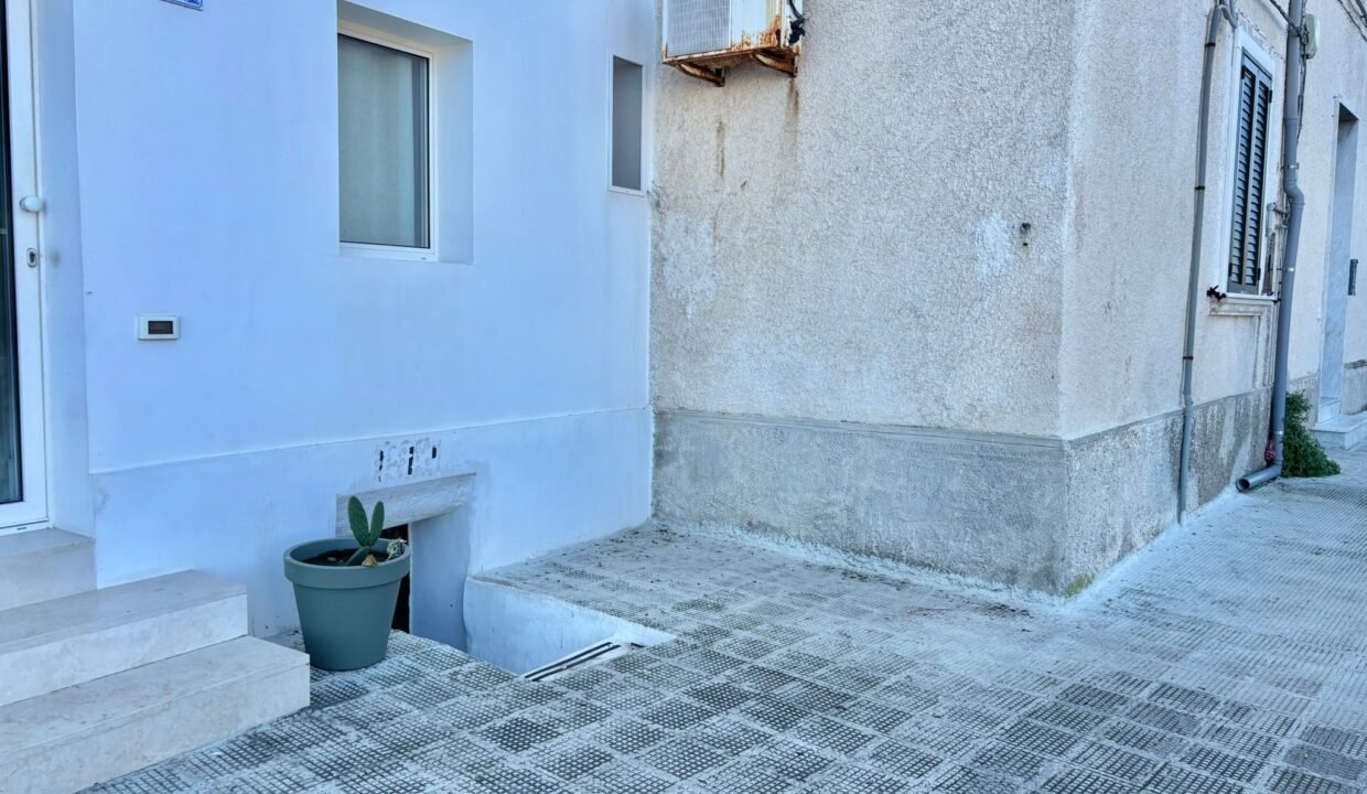 immobile-vendesi-monopoli-corso-pintor-mameli-apulia-case (31)