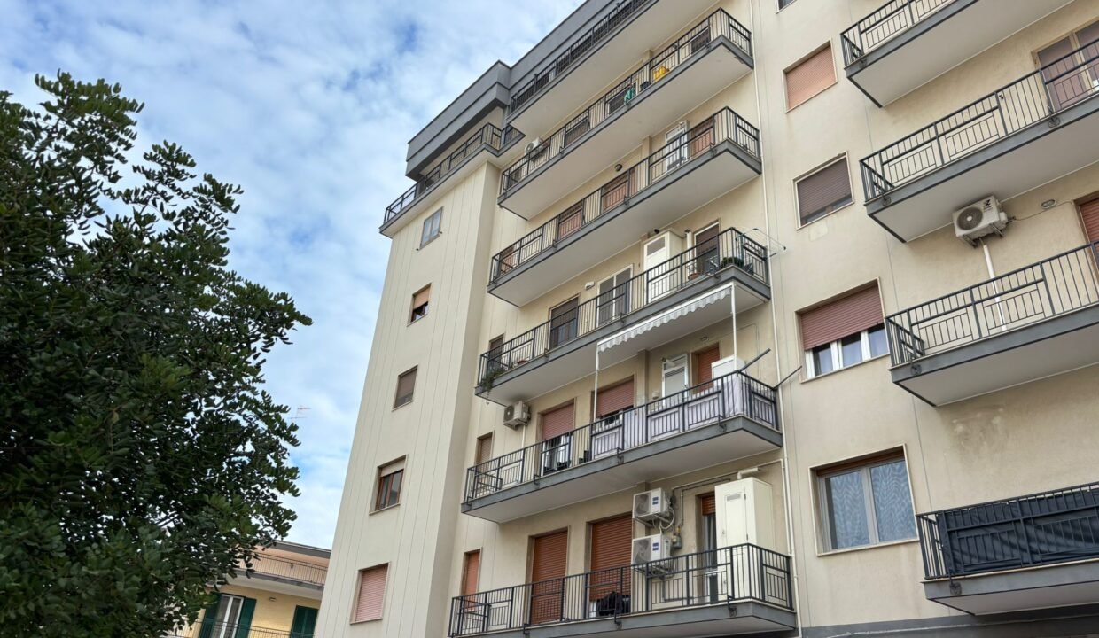 immobile-vendesi-via-luigi-finamore-pepe-monopoli-apulia-case (1)
