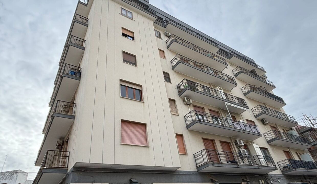 immobile-vendesi-via-luigi-finamore-pepe-monopoli-apulia-case (2)