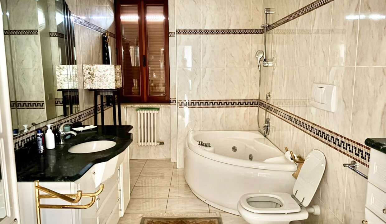 immobile-vendesi-via-luigi-finamore-pepe-monopoli-apulia-case (3)