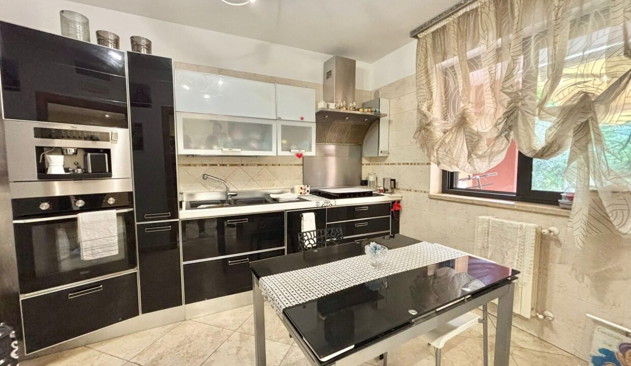 immobile-vendesi-via-avezzano-comes-monopoli-apulia-case (12)