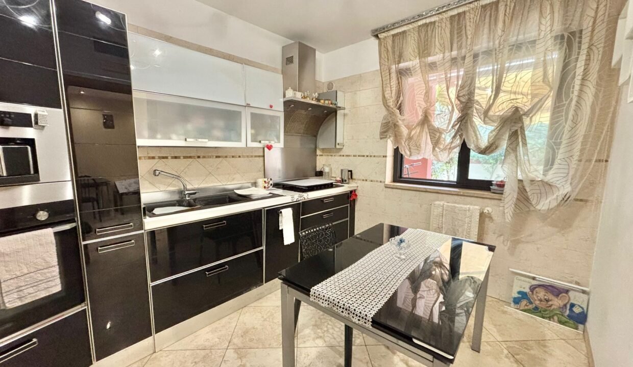 immobile-vendesi-via-avezzano-comes-monopoli-apulia-case (15)