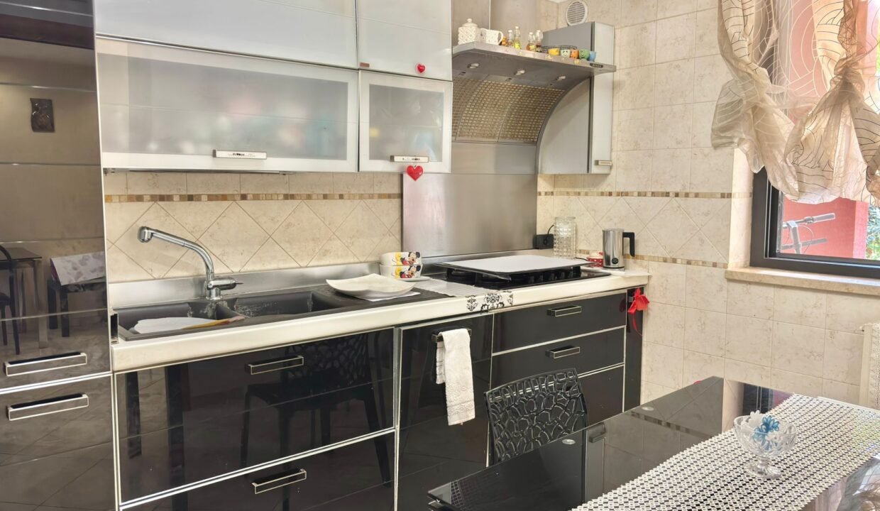 immobile-vendesi-via-avezzano-comes-monopoli-apulia-case (18)