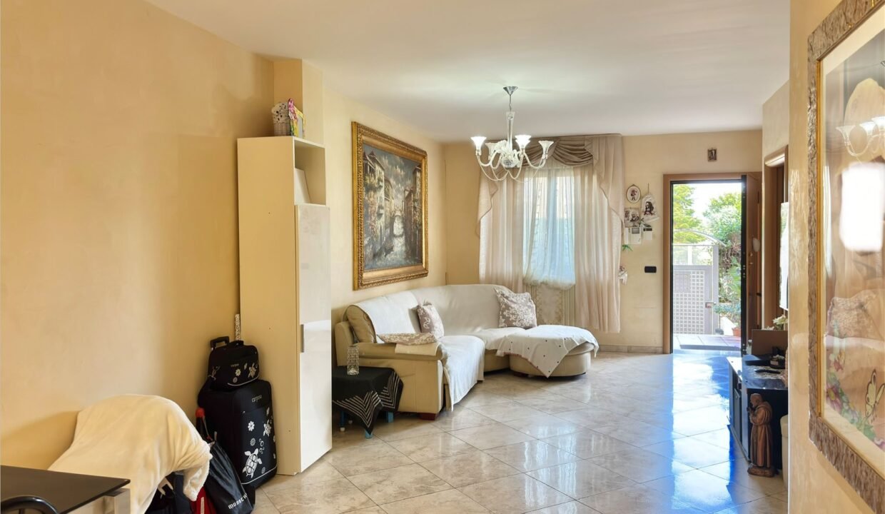 immobile-vendesi-via-avezzano-comes-monopoli-apulia-case (19)