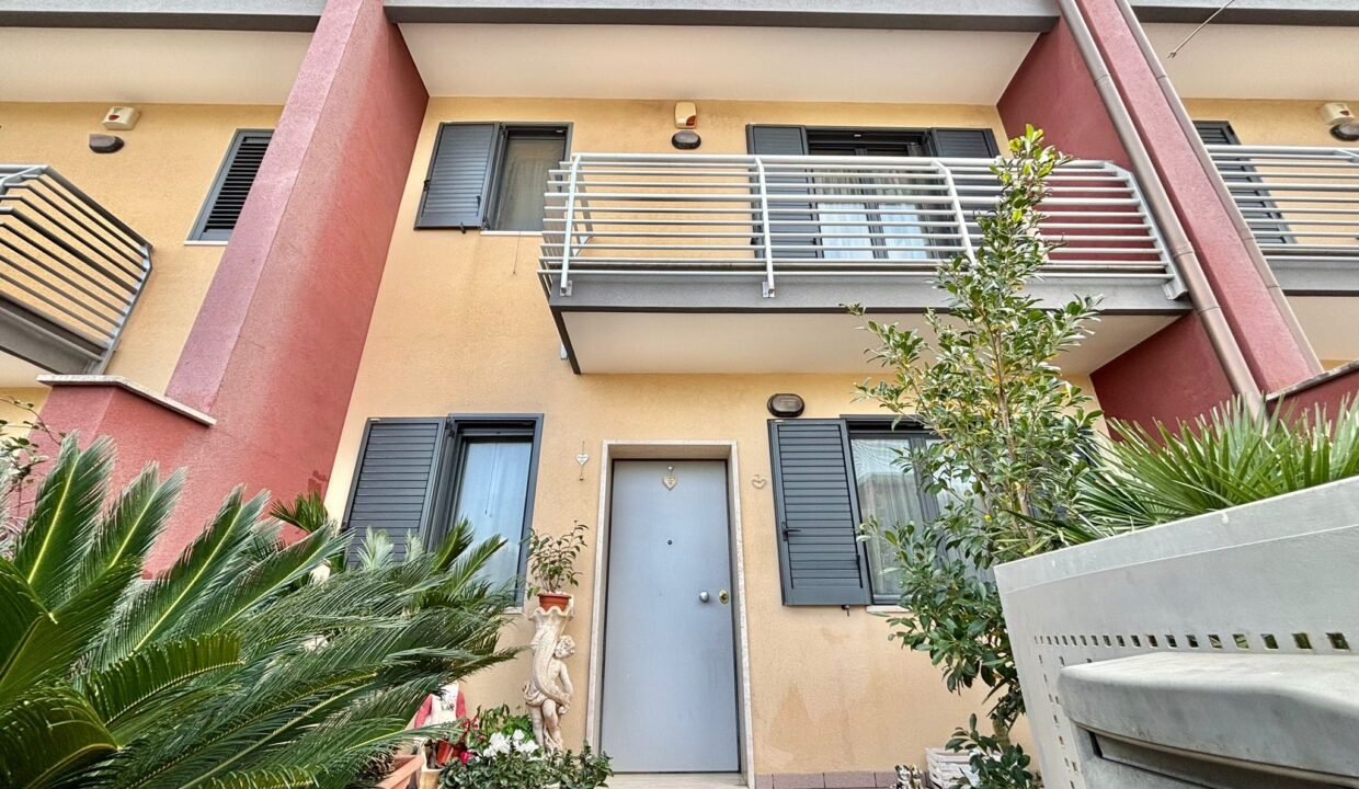 immobile-vendesi-via-avezzano-comes-monopoli-apulia-case (2)