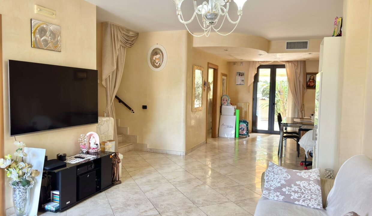 immobile-vendesi-via-avezzano-comes-monopoli-apulia-case (8)