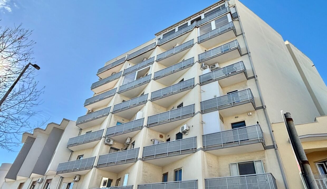 immobile-vendesi-via-fiume-monopoli-apulia-case (1)