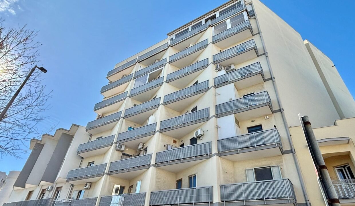 immobile-vendesi-via-fiume-monopoli-apulia-case (2)