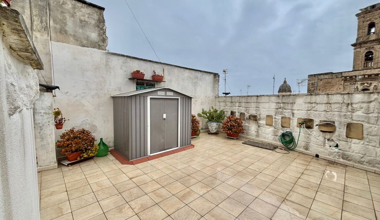 immobile-vendesi-via-ginnasio-monopoli-apulia-case (1)