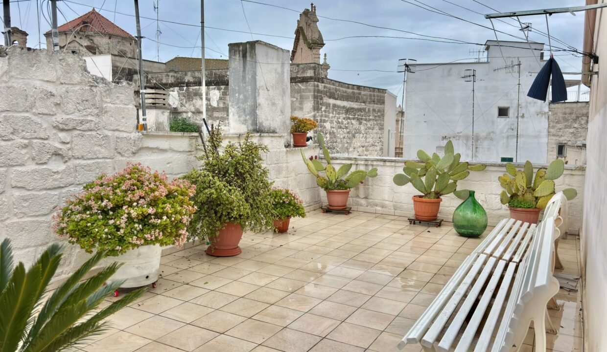 immobile-vendesi-via-ginnasio-monopoli-apulia-case (2)