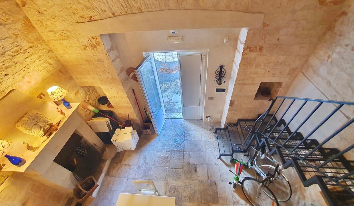 immobile-vendesi-strada-monte-tre-carlini-alberobello-apulia-case (15)