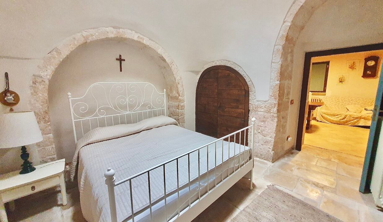 immobile-vendesi-strada-monte-tre-carlini-alberobello-apulia-case (23)