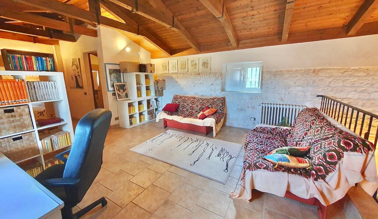 immobile-vendesi-strada-monte-tre-carlini-alberobello-apulia-case (31)