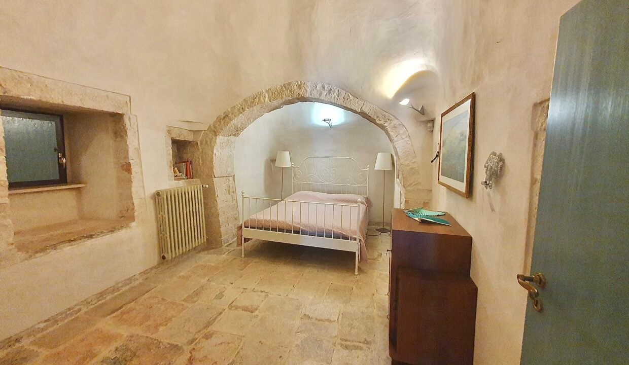 immobile-vendesi-strada-monte-tre-carlini-alberobello-apulia-case (4)