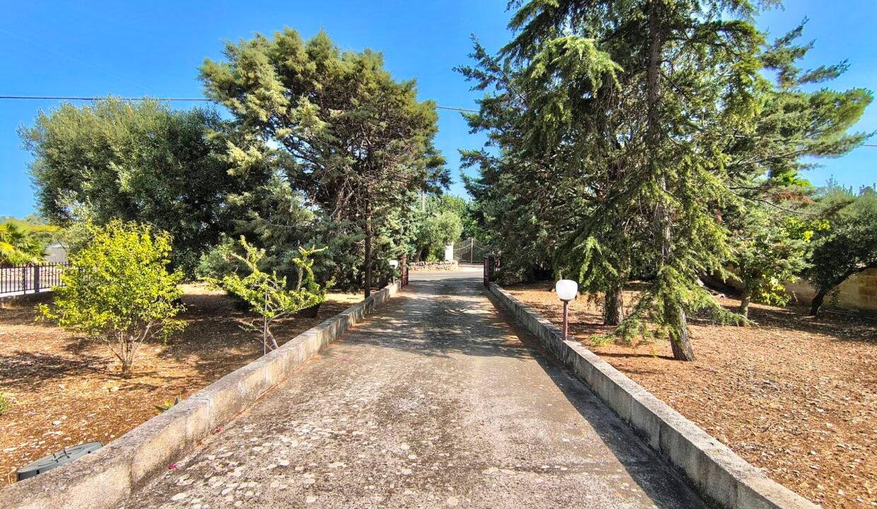 immobile-vendesi-contrada-vagone-monopoli-apulia-case (1)