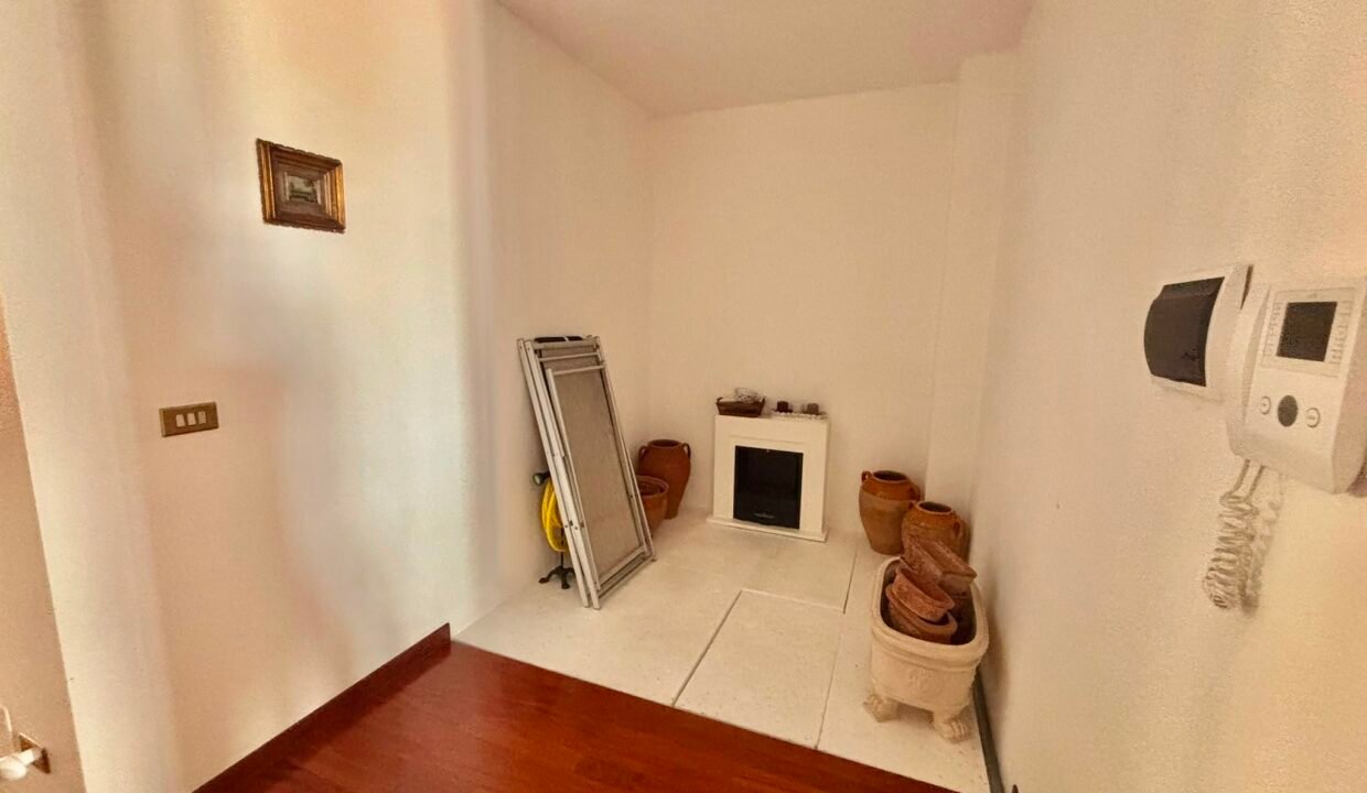 immobile-vendesi-via-roma-monopoli-apulia-case (18)