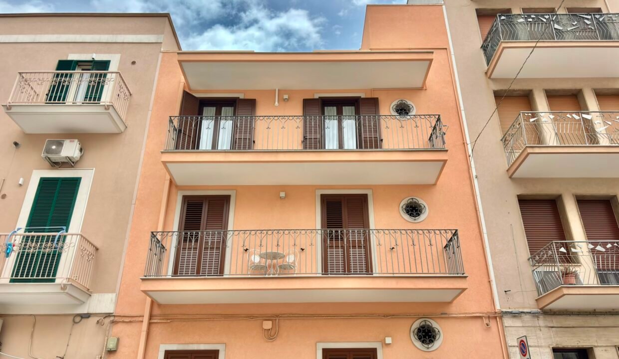 immobile-vendesi-via-roma-monopoli-apulia-case (2)