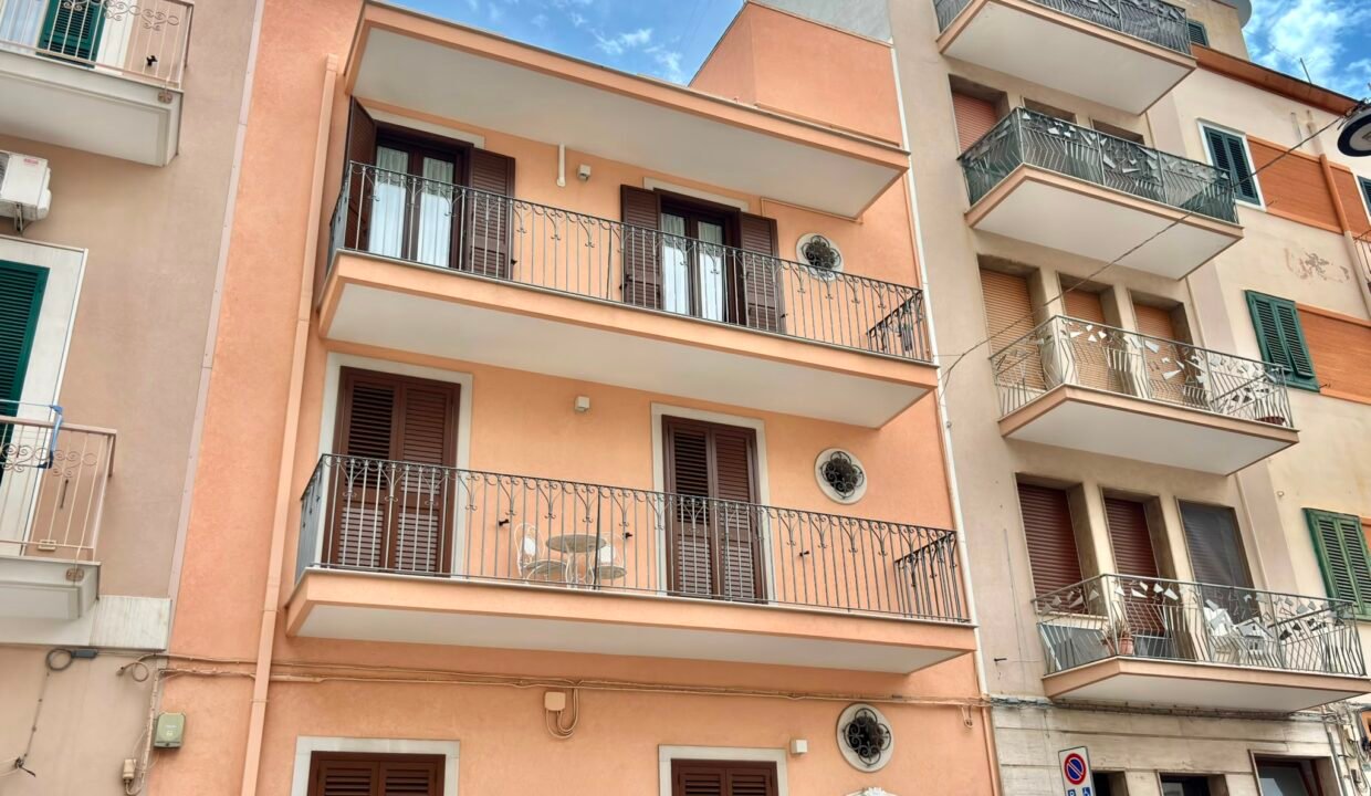 immobile-vendesi-via-roma-monopoli-apulia-case (3)