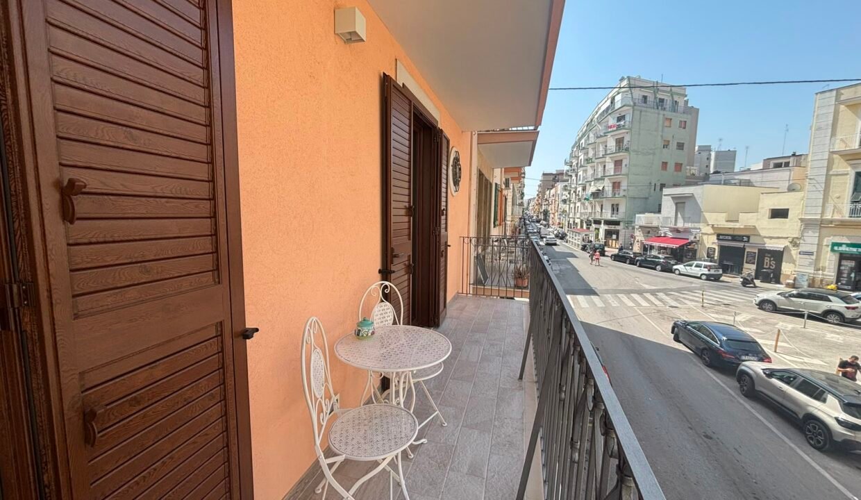 immobile-vendesi-via-roma-monopoli-apulia-case (35)