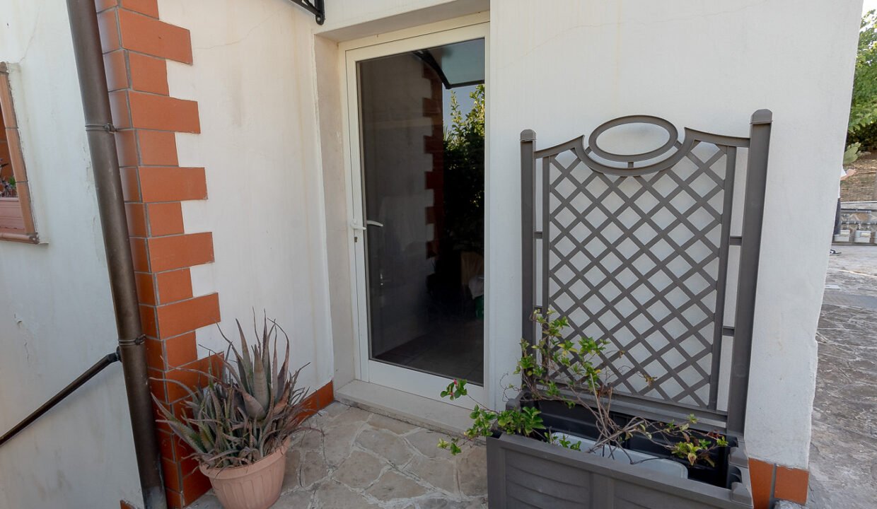 immobile-vendesi-contrada-gorgofreddo-monopoli-apulia-case (11)