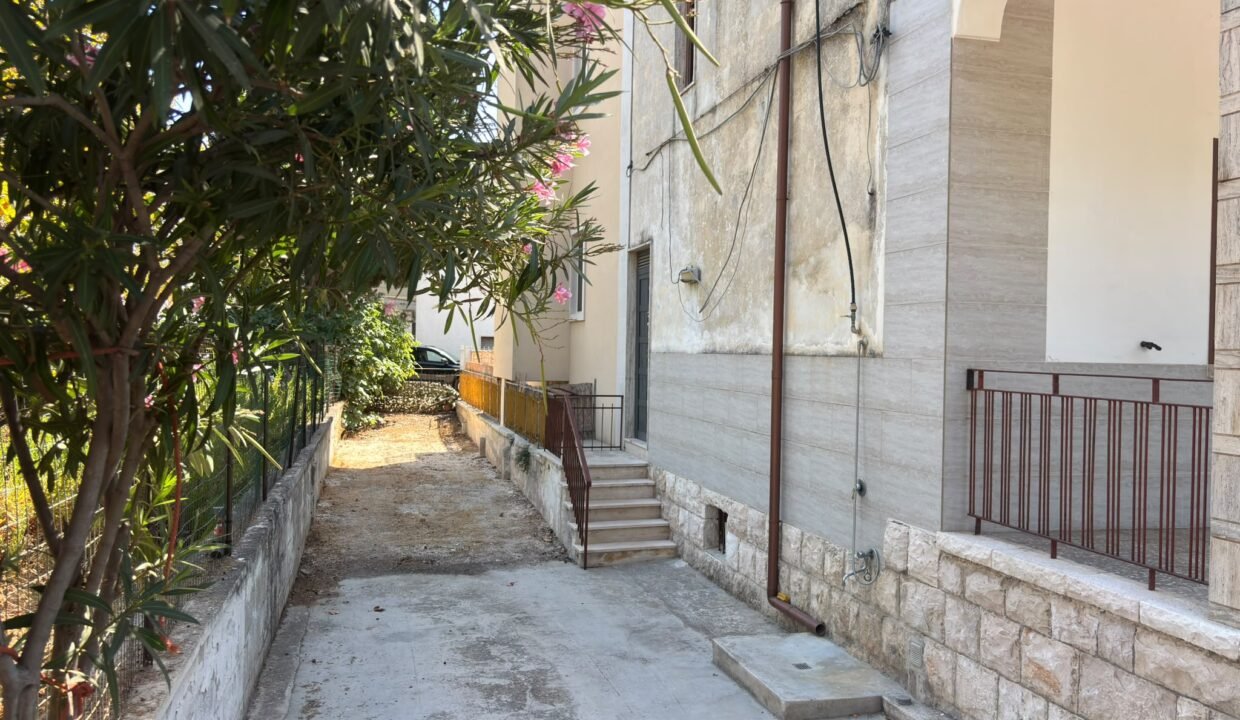 immobile-vendesi-via-del-faro-torre-canne-apulia-case (33)