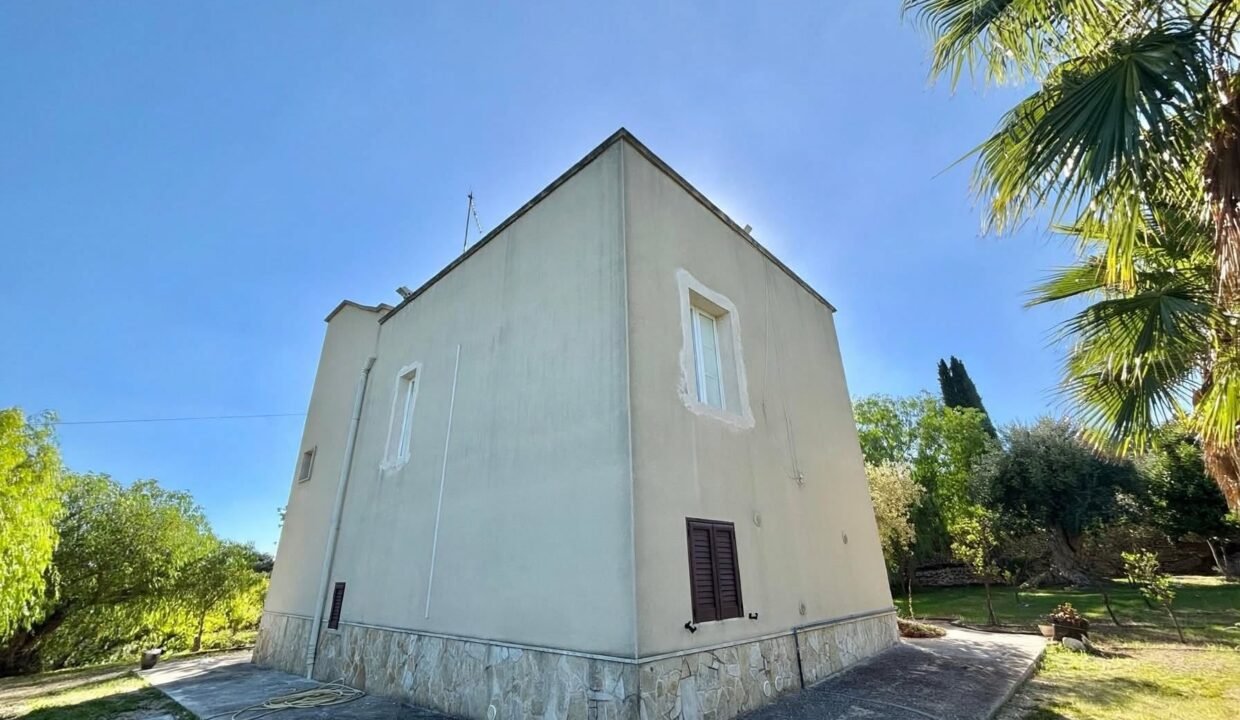 immobile-vendesi-contrada-bellocchio-monopoli-apulia-case (1)