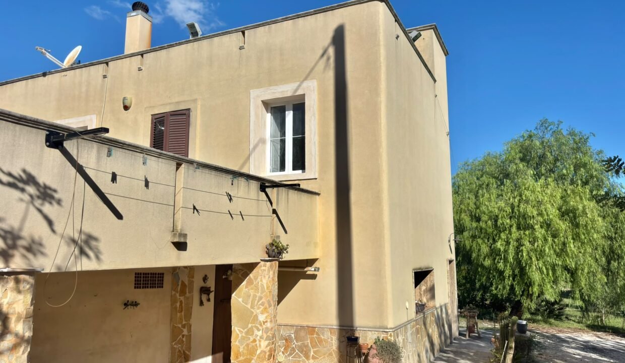 immobile-vendesi-contrada-bellocchio-monopoli-apulia-case (11)