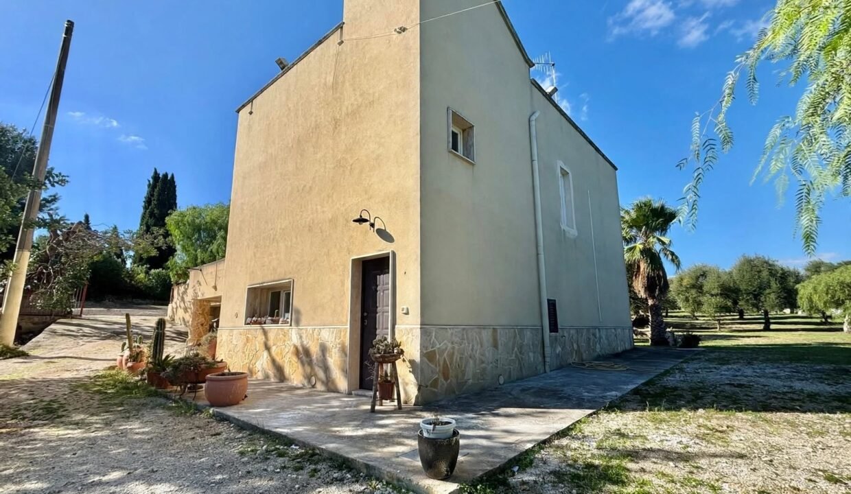 immobile-vendesi-contrada-bellocchio-monopoli-apulia-case (2)