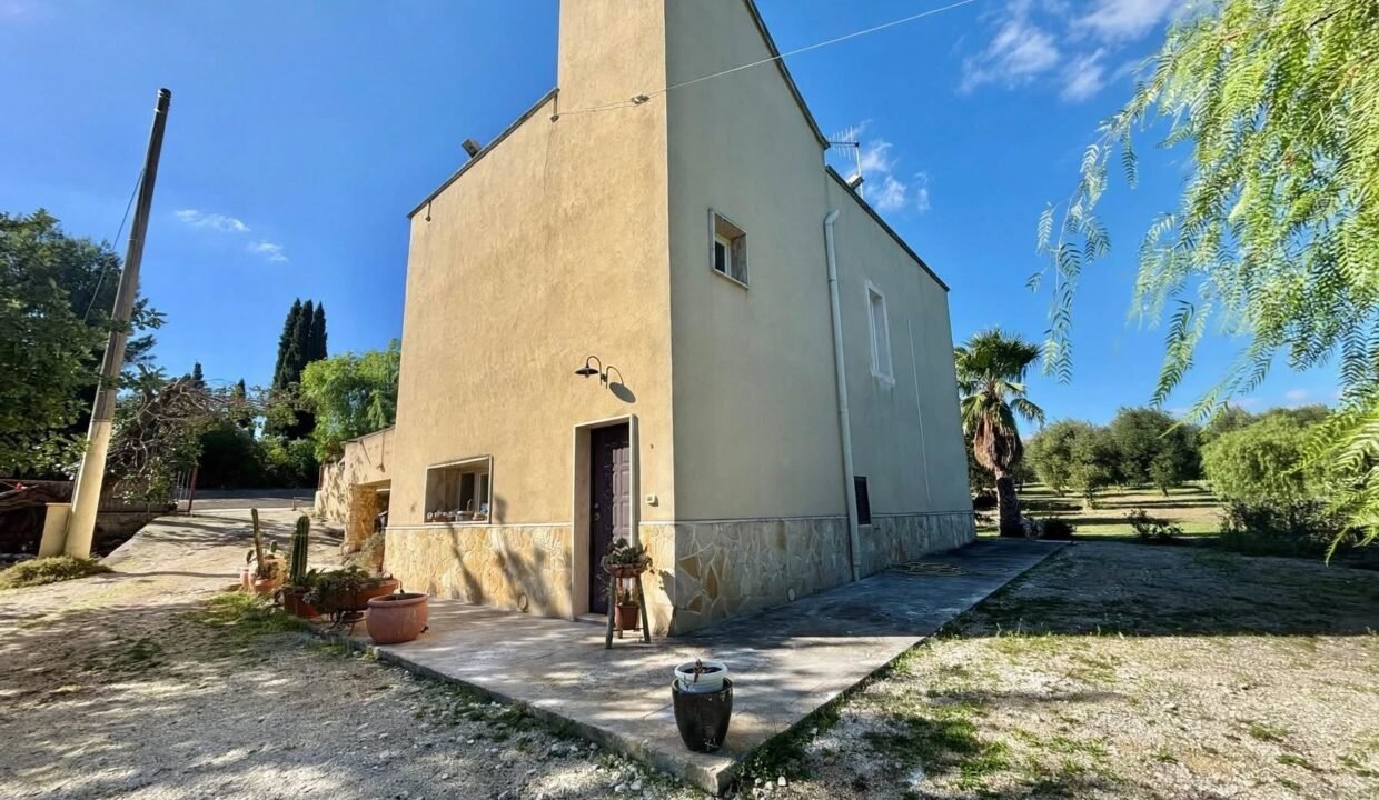 immobile-vendesi-contrada-bellocchio-monopoli-apulia-case (3)