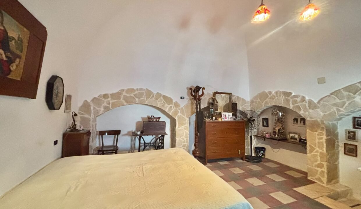 immobile-vendesi-via-cavour-casttelana-grotte-apulia-case (10)