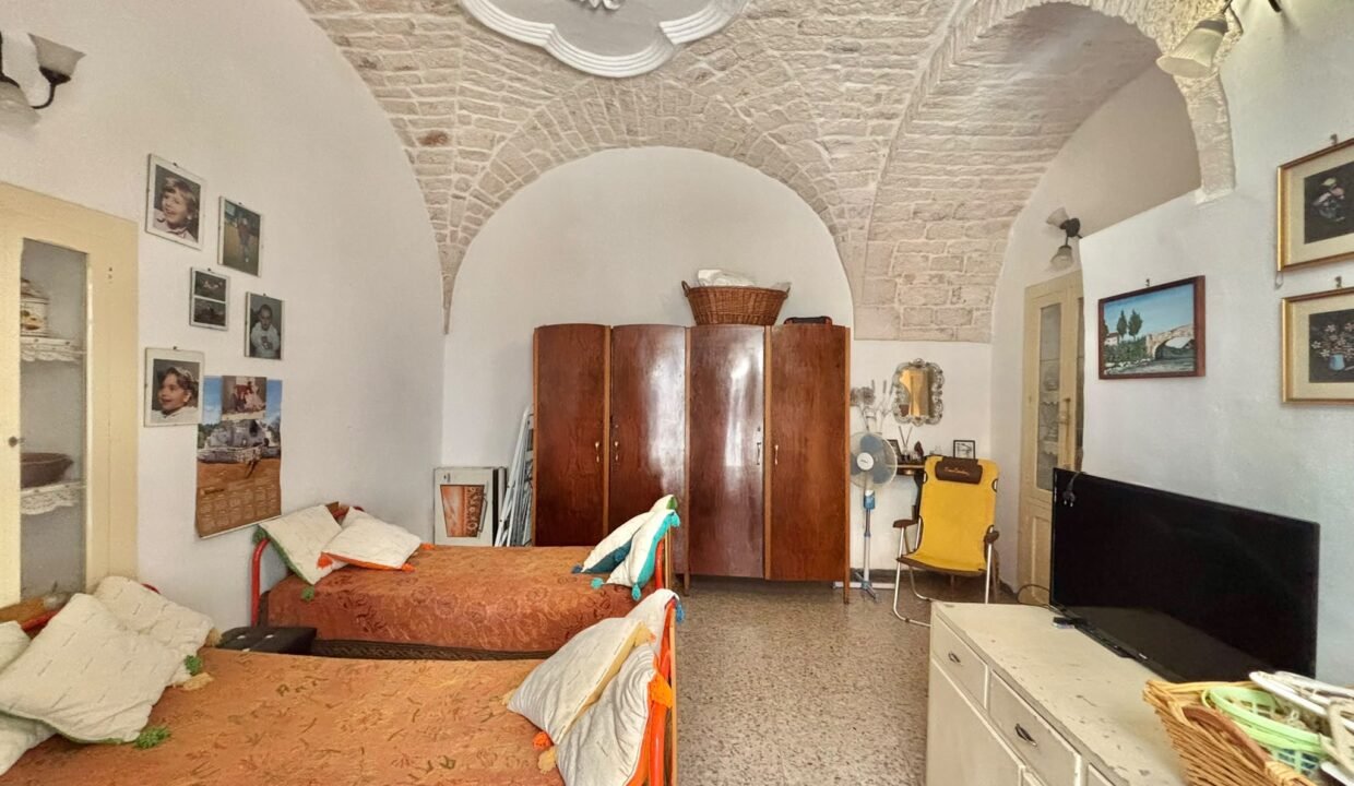 immobile-vendesi-via-cavour-casttelana-grotte-apulia-case (11)