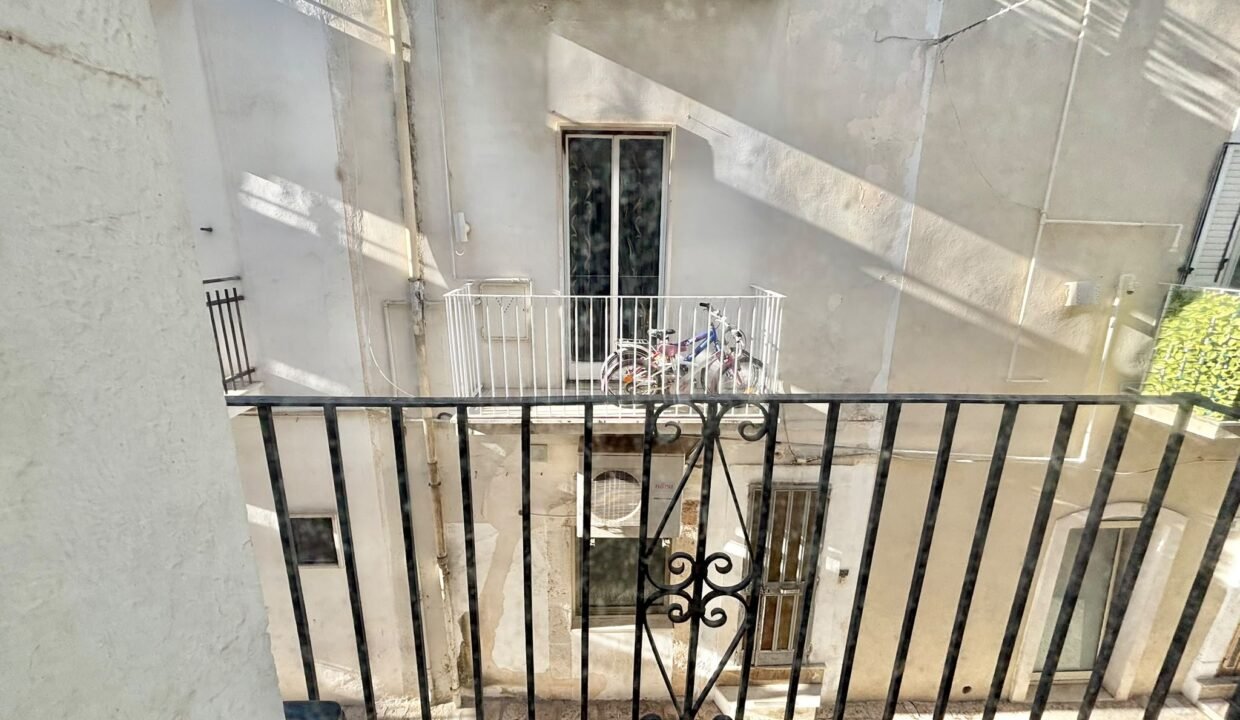 immobile-vendesi-via-cavour-casttelana-grotte-apulia-case (14)