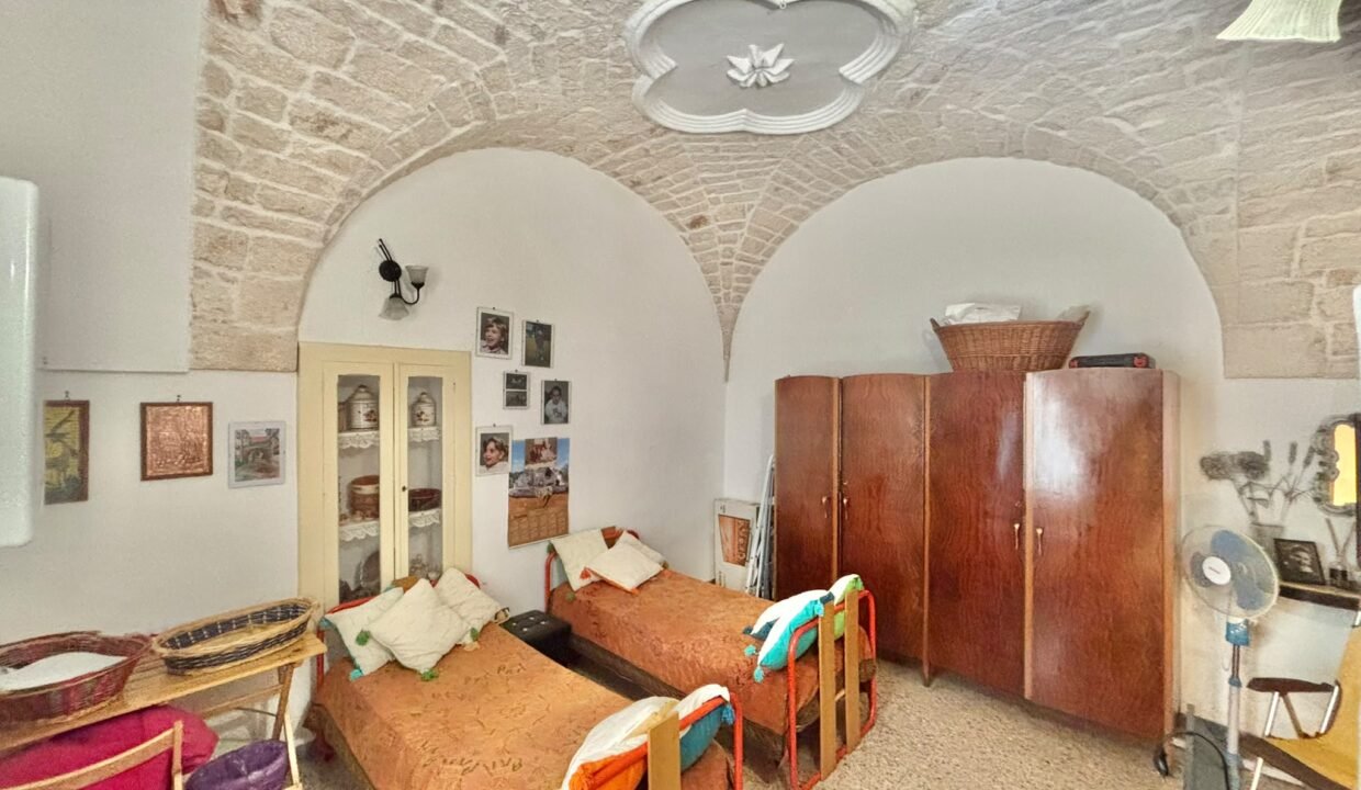 immobile-vendesi-via-cavour-casttelana-grotte-apulia-case (15)