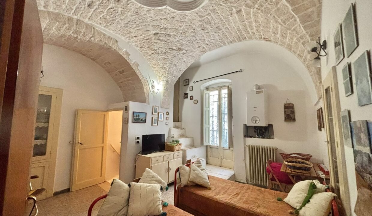 immobile-vendesi-via-cavour-casttelana-grotte-apulia-case (18)