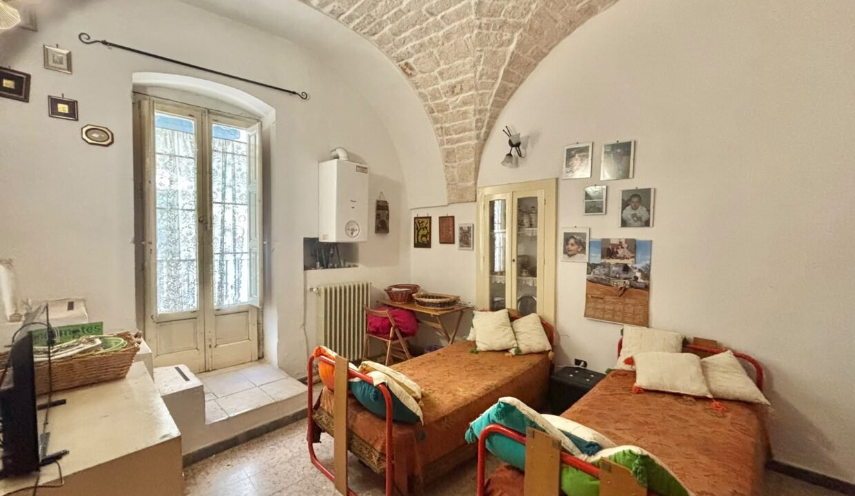 immobile-vendesi-via-cavour-casttelana-grotte-apulia-case (22)